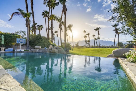Bachi's Palm Springs Paradise